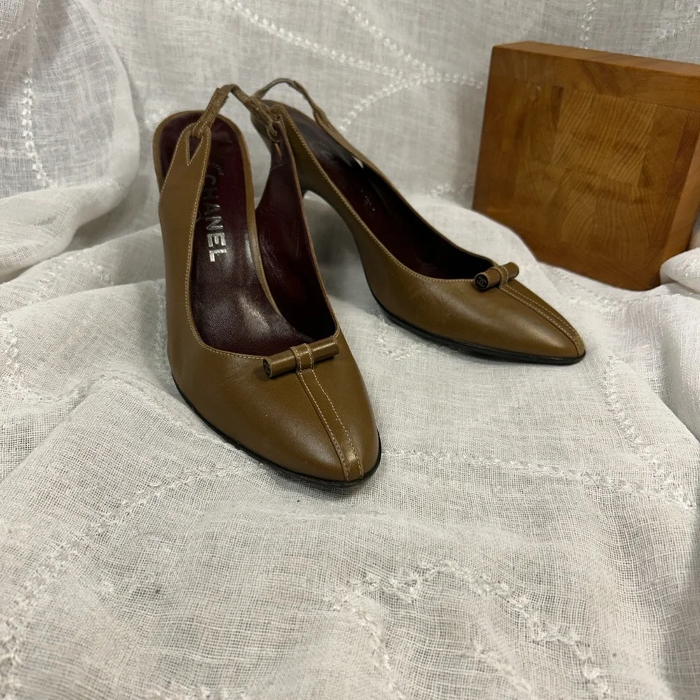 CHANEL authentic leather classic sling back heel with dust bag